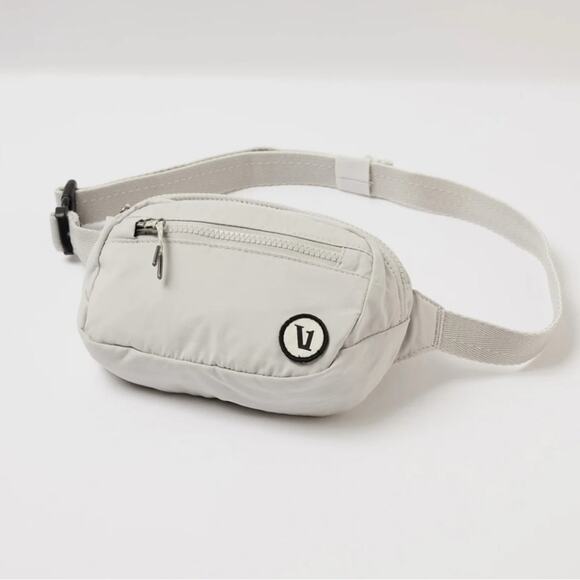 Vuori Handbags - Vuori Hip Pack Bag belt bag NWOT